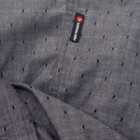 Airwalk size S long sleeve button down - Picture 2 of 7